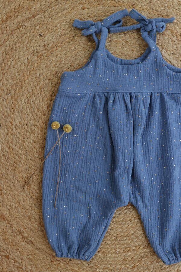 Blauw hydrofiel jumpsuit goud strikjes Blauw hydrofiel jumpsuit goud strikjes